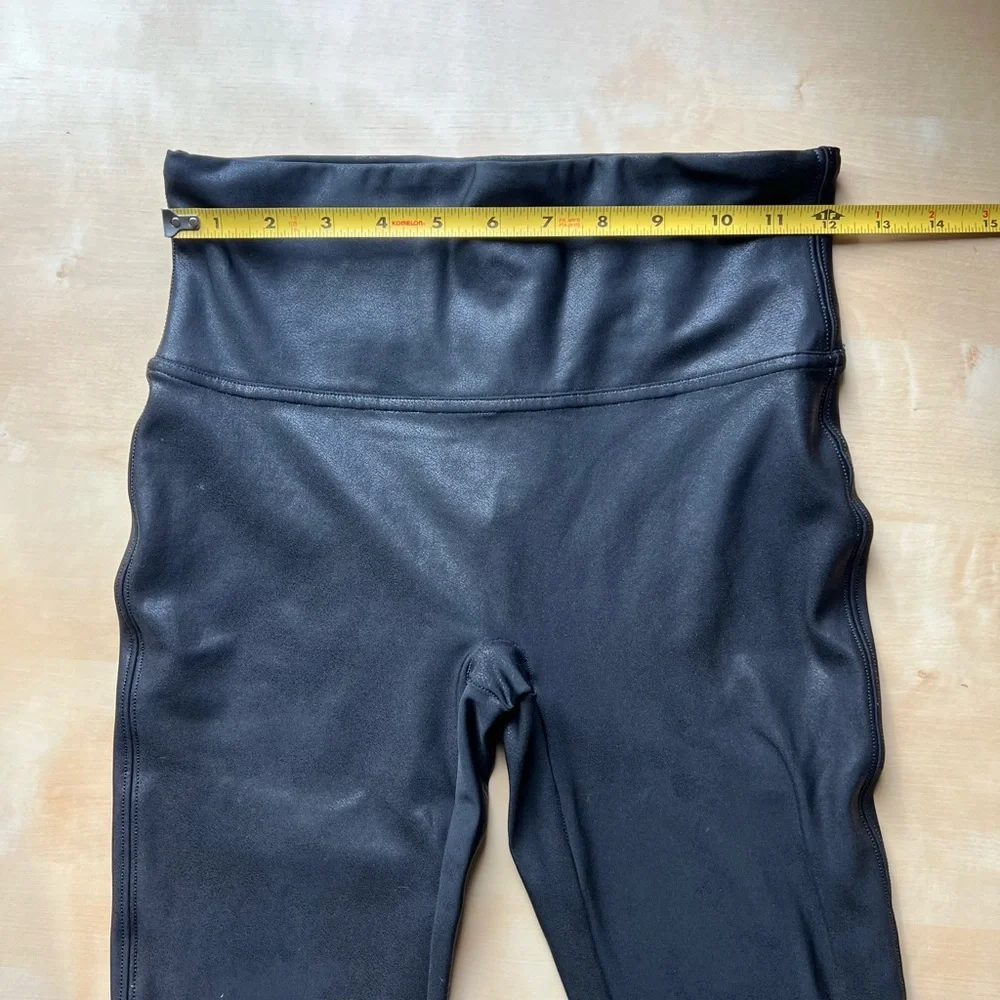 SPANX Faux Leather Black Leggings Moto Vegan Shiny size medium petite - Picture 5 of 8